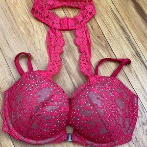 BNWOT Victoria’s Secret Very Sexy Push-Up Bra with Front Closure Neck Collar 32D